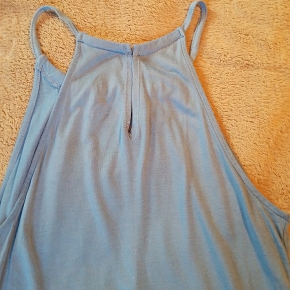 New York & Company keyhole tank - Picture 4 of 4